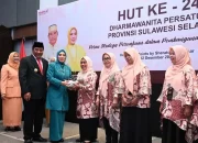 Ketua TP PKK Sulsel Sofha Marwah Bersama Pj Gubernur Hadiri HUT Ke-24 DWP