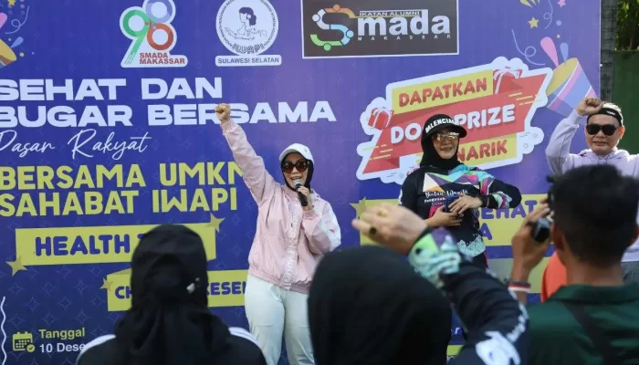 Sofha Marwah Bahtiar Senam Bersama Warga di Car Free Day Sudirman