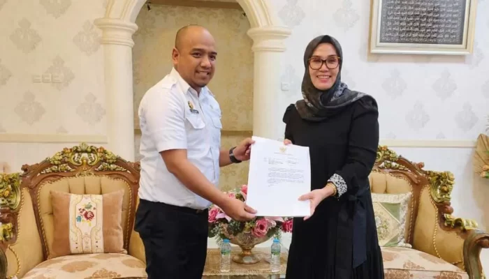 Pemprov Serahkan Berkas Hasil Seleksi Calon Anggota KI kepada DPRD Sulsel