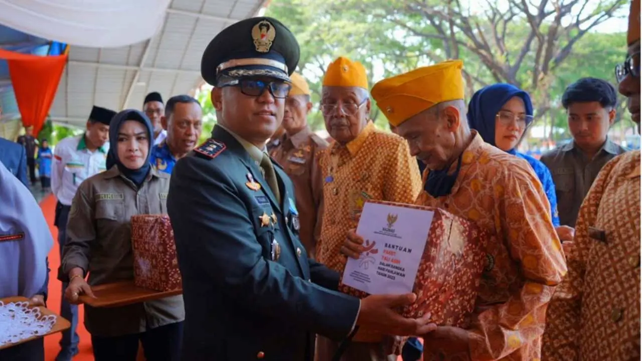 Pemkab Pangkep Manfaatkan Momen Hari Pahlawan untuk Salurkan Tali Asih Bagi Veteran