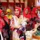 Tutup PKW Dekranasda, Sofha Marwah Gunakan Baju Berbahan Kain Ecoprint Karya Sendiri