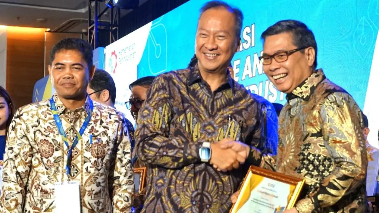 Menperin Beri Penghargaan kepada Industri Tangguh dan Berkelanjutan