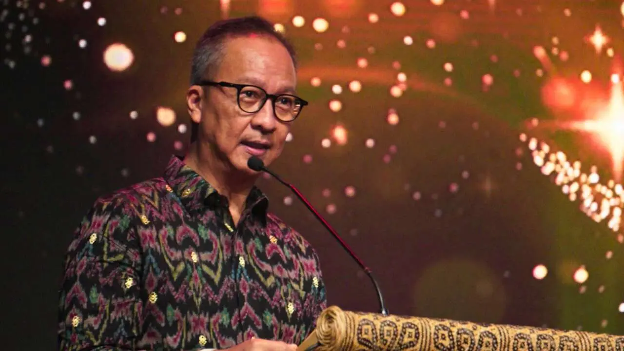 Menteri Perindustrian Agus Gumiwang Kartasasmita