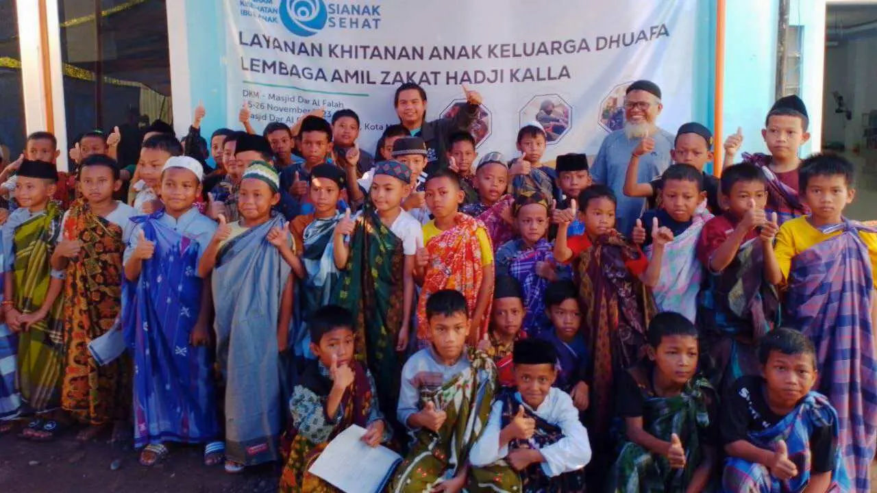 LAZ Hadji Kalla Sukses Khitan Massal 600 Anak Keluarga Dhuafa Selama Setahun