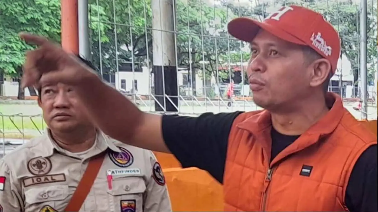Supratman Fasilitasi Lampu PJU Komplek Kesehatan Bangkala Makassar