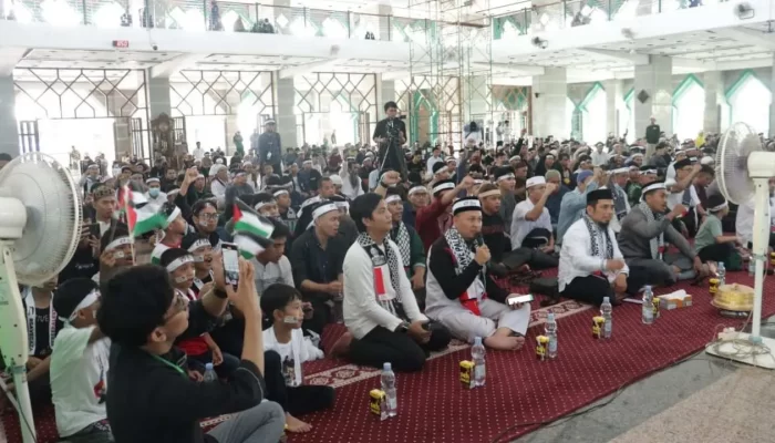 Ribuan Peserta Munajat Bela Palestina di Makassar Serukan Boikot Produk Israel dan Ikut Gerakan Julid Fisabilillah