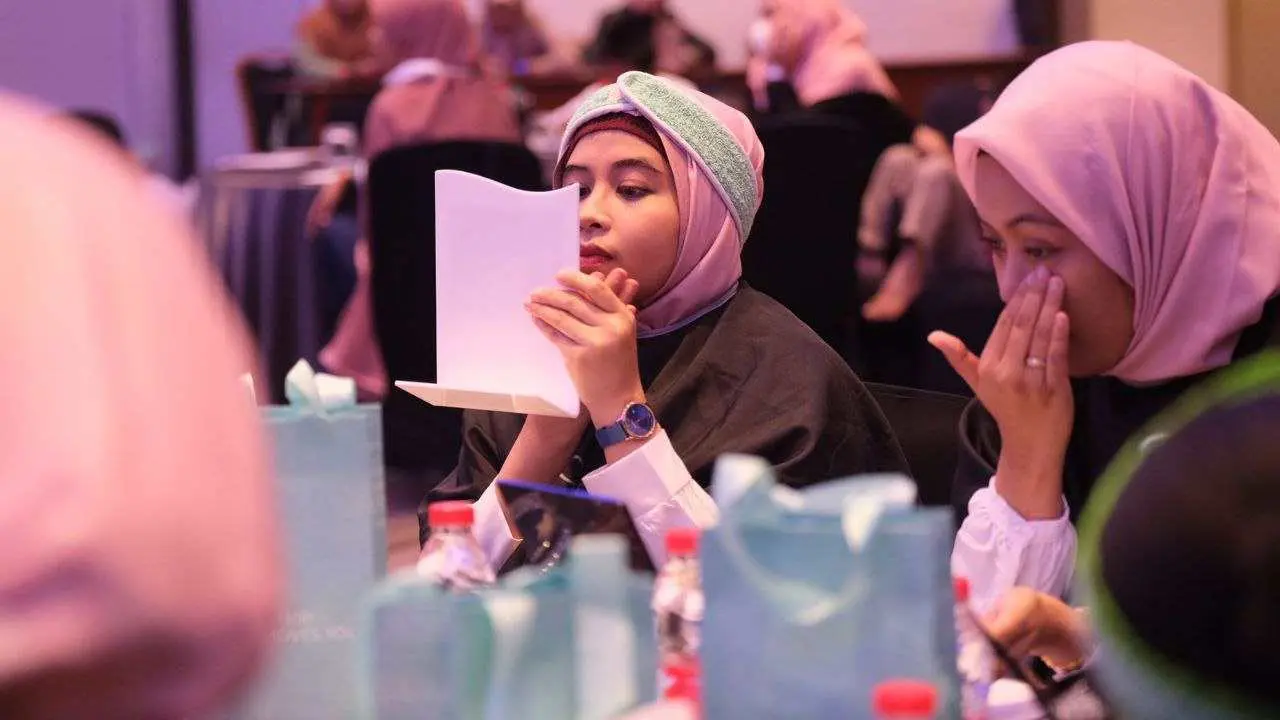 Bangun Keterampilan-Kepribadian Perempuan, Srikandi PLN Ajak Tampil Cantik di Hari Ibu