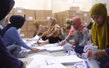 KPU Pangkep Temukan Ratusan Surat Suara Pemilu 2024 Rusak 6 KPU Pangkep Temukan Ratusan Surat Suara Pemilu 2024 Rusak