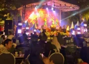 Padati Anjungan Komodo, Warga Makassar Antusias Sambut Tahun Baru 2024