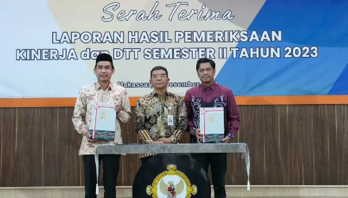 Pj Sekda & Ketua DPRD Makassar Terima LHPK dari BPK RI Sulsel untuk Semester II 2023