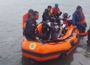 Tim SAR Lanjutkan Pencarian Korban Kapal Terbalik, BPBD Turunkan Drone Bawah Laut
