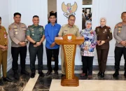 Revitalisasi Balai Kota Rampung, Danny Ajak Forkopimda Room Tour dan Foto Bareng