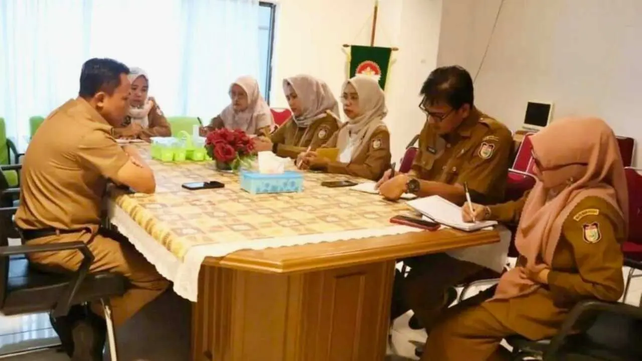 Ditunjuk sebagai Plt Kepala DKP Makassar, Dr. Alamsyah Sahabuddin Pimpin Rakor Bersama Jajaran