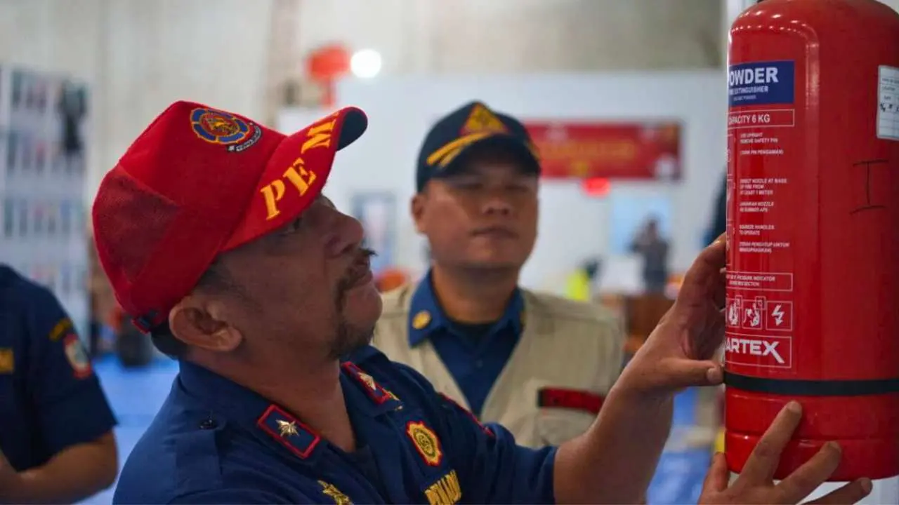 Wujudkan Pemilu Damai, Kadis Damkar Makassar Tinjau Sistem Proteksi Kebakaran Gudang Logistik Pemilu