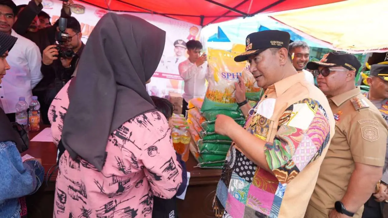 Warga Malili Antusias Belanja di Pasar Murah Kolaborasi Pemprov Sulsel dan Bulog
