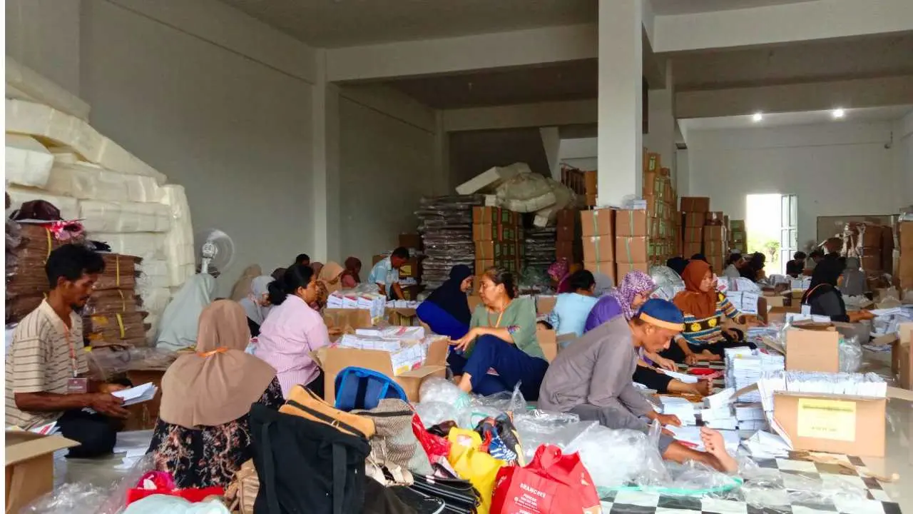 Hari ke-6 Penyortiran: KPU Jeneponto Telah Temukan Ratusan Surat Suara Rusak, Sapriadi: Kita Minta Pergantian ke Penyedia