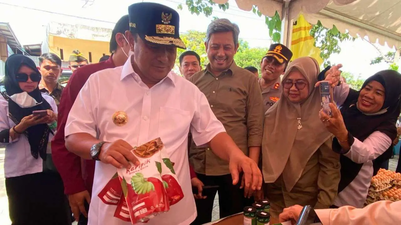 Dampingi Pj Gubernur Tinjau Pasar Murah, Pj Sekda Sulsel: Langkah Pengendalian Inflasi