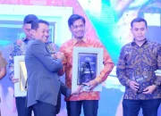 Firman Pagarra Dinilai Sosok Menginspirasi, Pj Sekda Makassar Ini Dianugerahi Penghargaan