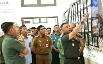 Pj Sekda - Pangdam XIV Hasanuddin Kunker di War Room Kodim 1408 Makassar 8 Pj Sekda - Pangdam XIV Hasanuddin Kunker di War Room Kodim 1408 Makassar