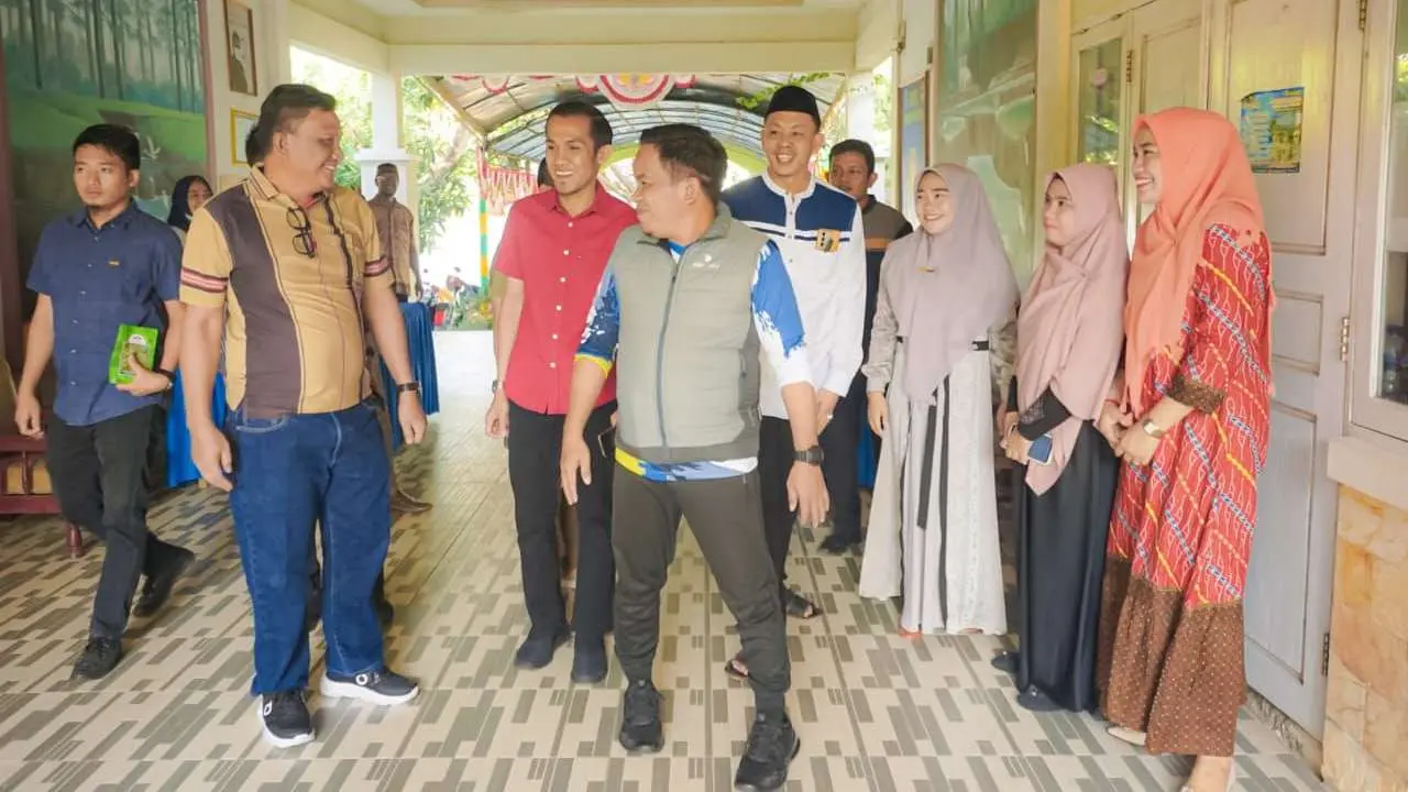 Pj Bupati Jeneponto Goes to Schoolyard di SMPN 1 Binamu: Anak-anakku Perlu Miliki Kecerdasan Spritual