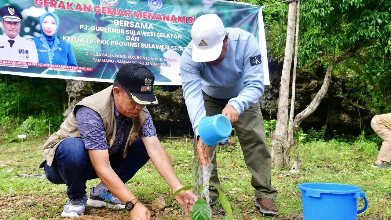 Pj Gubernur Bahtiar Komitmen Tingkatkan Daya Tarik Wisata Rammang-rammang