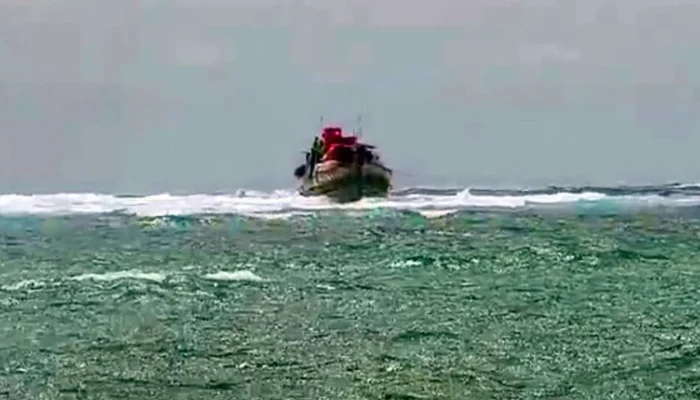 KM Maxam 05 Asal Bali, Kandas di Perairan Takabonerate Masih Menunggu Proses Evakuasi