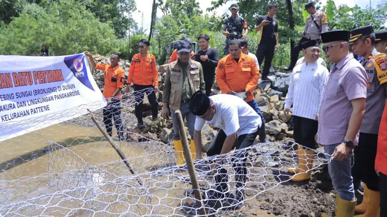 Cegah Bencana, Pemkab Takalar Bangun Bronjong di Polongbangkeng Selatan