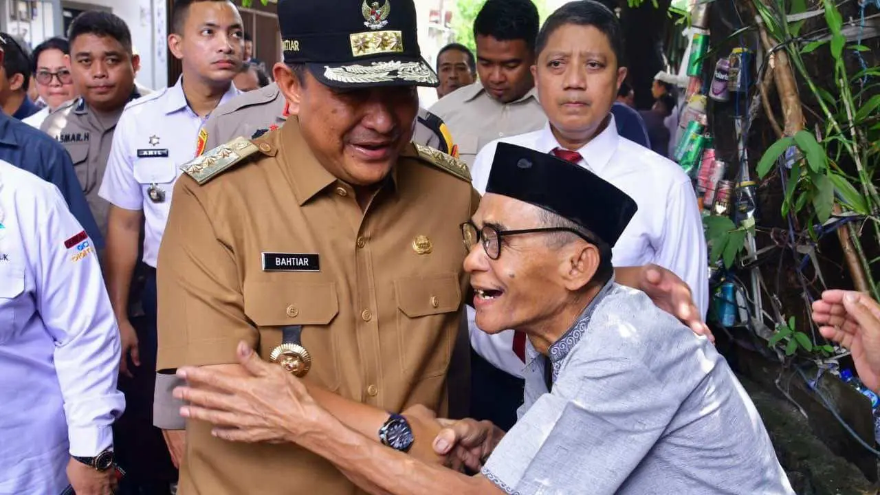 Turut Berbelasungkawa, Pj Gub Sulsel Silaturahmi ke Keluarga Petugas KPPS yang Meninggal Dunia