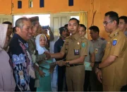 HUT Takalar ke-64: Pj Bupati Serahkan 110 Sertifikat Gratis untuk Warga Takalar