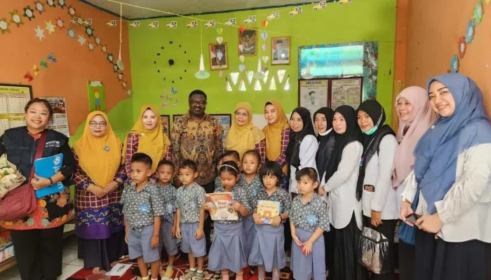 Bunda PAUD Takalar Dampingi Perwakilan Deputi UNICEF Indonesia Kunjungan ke TK Pertiwi Galesong