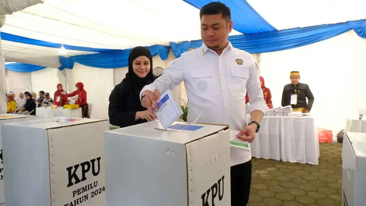Bupati Gowa Gunakan Hak Pilihnya di TPS Dekat Rujab, Wabup di Kampung Halaman