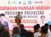 Setelah Jeneponto, Giliran di Bantaeng Pj Gubernur Bahtiar Salurkan Bantuan Bagi Warga Miskin