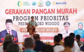 Setelah Jeneponto, Giliran di Bantaeng Pj Gubernur Bahtiar Salurkan Bantuan Bagi Warga Miskin