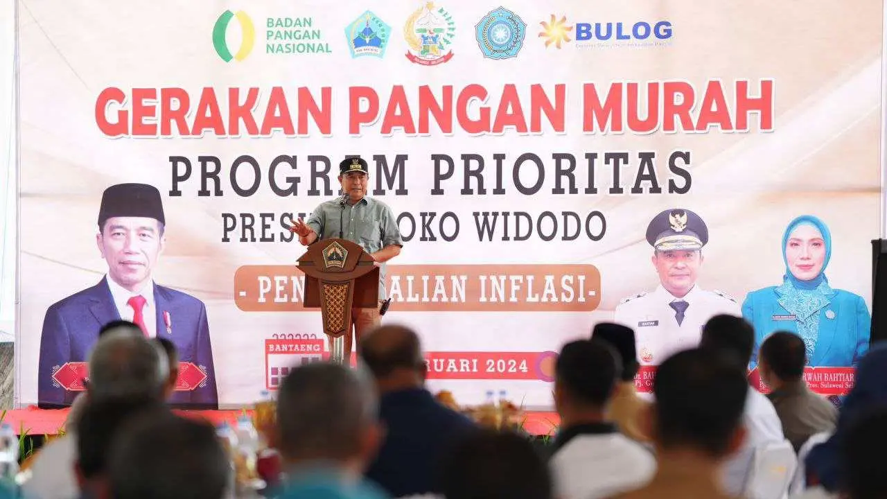 Setelah Jeneponto, Giliran di Bantaeng Pj Gubernur Bahtiar Salurkan Bantuan Bagi Warga Miskin