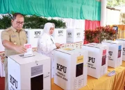 Coblos di TPS 001, Wali Kota: Alhamdulillah semua berlangsung dengan lancar