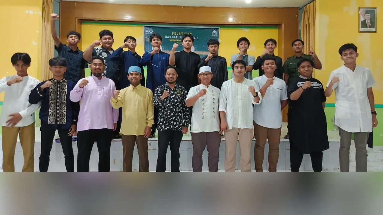Perdana! Boarding Athirah Bukit Baruga Sukses Gelar Pelatihan Da'i dan Imam Tarawih