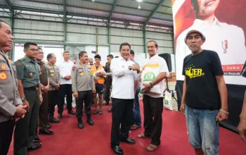 Wakapolri Launching Percepatan Penyaluran Bantuan Pangan Serentak 24 Kabupaten/Kota se-Sulsel 4 Wakapolri Launching Percepatan Penyaluran Bantuan Pangan Serentak 24 Kabupaten/Kota se-Sulsel