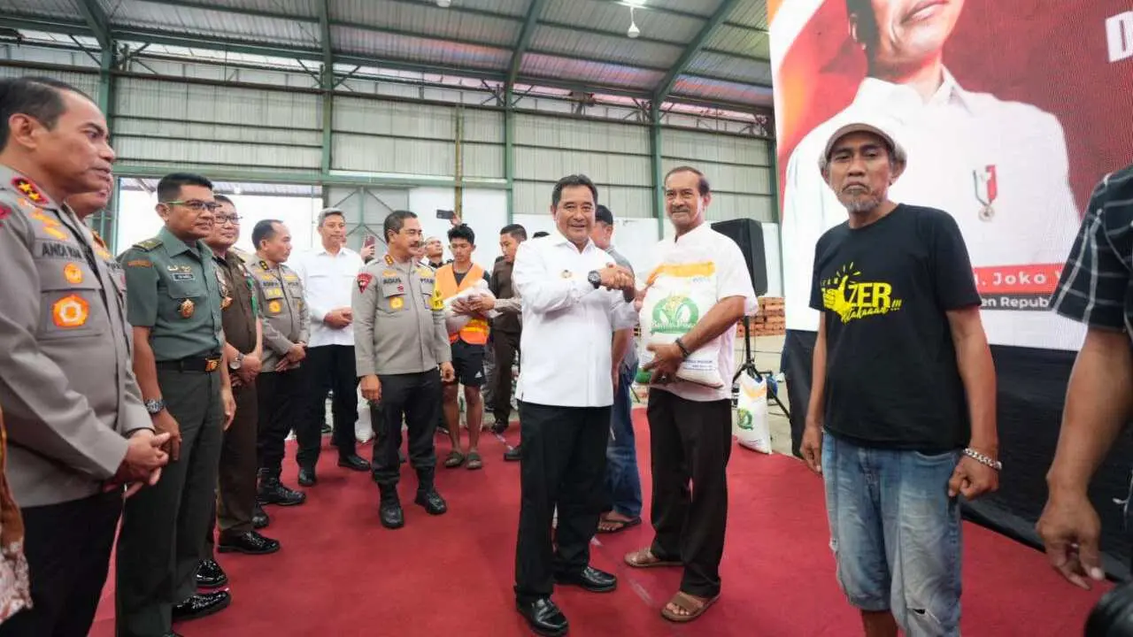 Wakapolri Launching Percepatan Penyaluran Bantuan Pangan Serentak 24 Kabupaten/Kota se-Sulsel