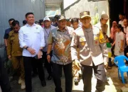 Bupati Gowa Dampingi Pj Gubernur Sulsel Tinjau Proses Pencoblosan di TPS