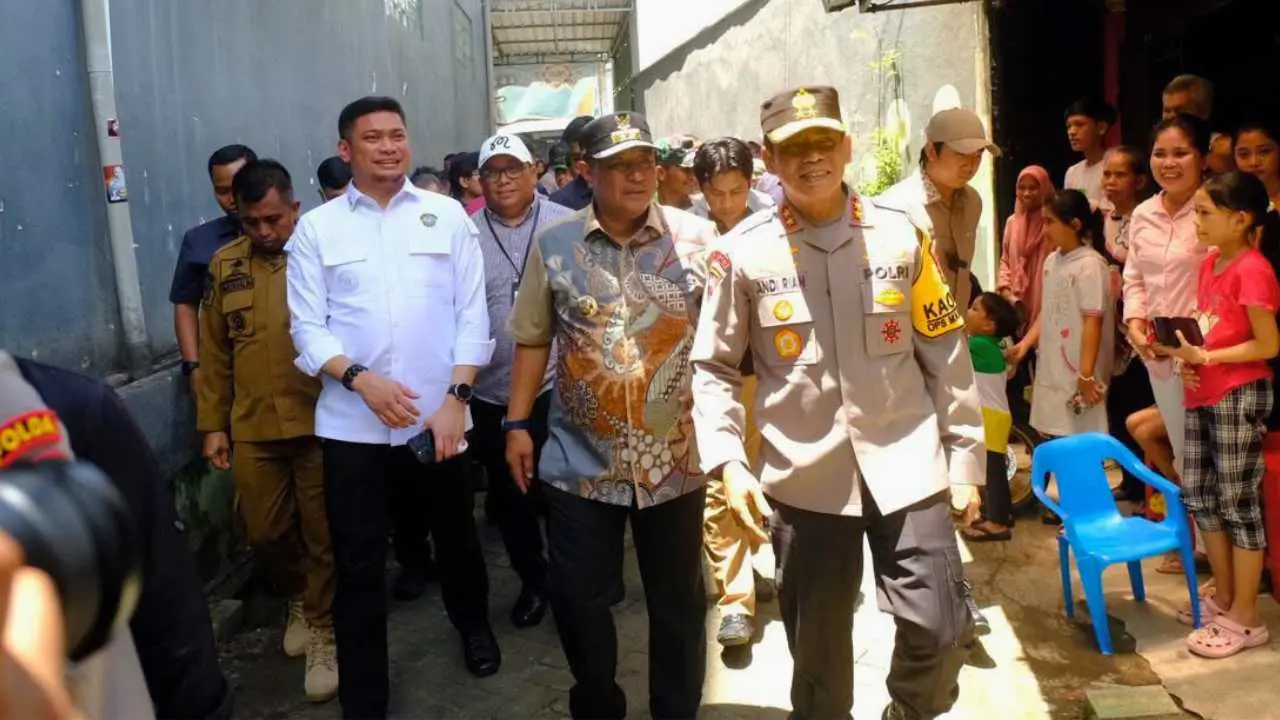 Bupati Gowa Dampingi Pj Gubernur Sulsel Tinjau Proses Pencoblosan di TPS