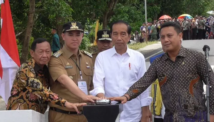 27 Ruas Jalan di Pangkep Diresmikan Presiden RI, Warga: Alhamdulillah sudah tidak berlubang lagi