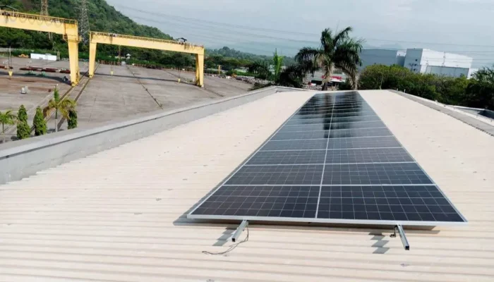 PLN-Icon Plus Akan Operasikan PLTS Atap di Kawasan Pasir Putih Pulau Dutungan