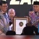 Komitmen Wujudkan Makassar Zero Stunting, Danny Pomanto Raih Penghargaan Tokoh Pemberdayaan 2023