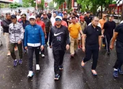 Cooling Down Jelang Pemilu 2024, Pj Gubernur Sulsel Inisiasi Jalan Sehat-Bakti Sosial di Pantai Losari