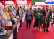 Didampingi Sofha Marwah, Pj Gubernur Sulsel Hadiri HUT Takalar Ke-64 Tahun