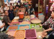 Ditinjau Pj Gubernur Sulsel, Harga Kebutuhan Pokok di Pasar Terong Masih Terkendali