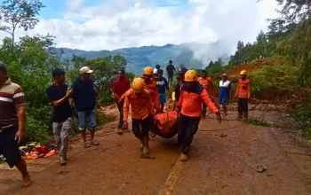 Bencana Tanah Longsor di Luwu Dipastikan 4 Orang Meninggal Dunia 2 Bencana Tanah Longsor di Luwu Dipastikan 4 Orang Meninggal Dunia
