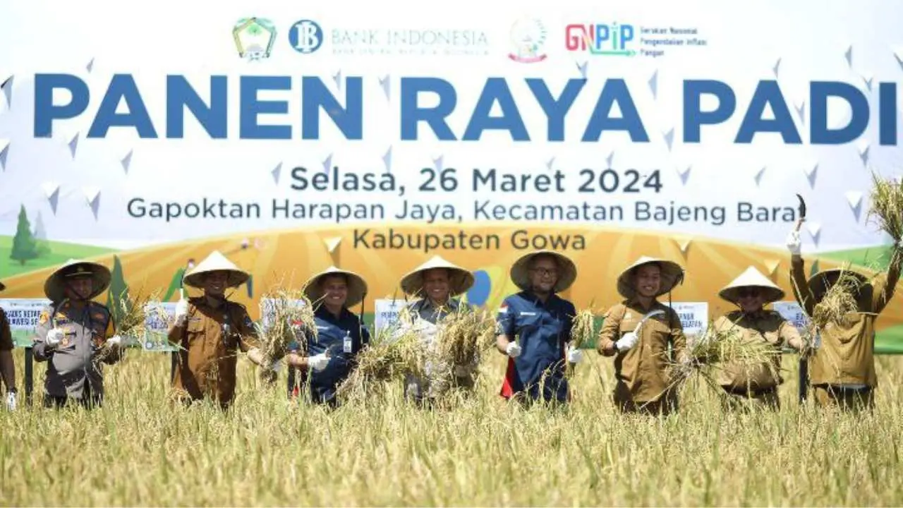 Panen Raya Padi di Desa Mandalle Gowa, BI Sulsel Terus Bersinergi Dukung Upaya Stabilisasi Harga Beras