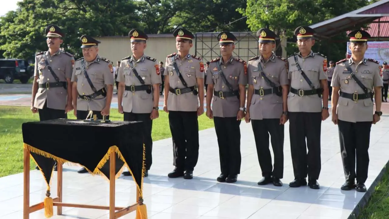 Sejumlah Perwira Utama Polres Jeneponto Bergeser, AKP Syahrul Masuk Isi Jabatan Kabag SDM 2 Sejumlah Perwira Utama Polres Jeneponto Bergeser, AKP Syahrul Masuk Isi Jabatan Kabag SDM