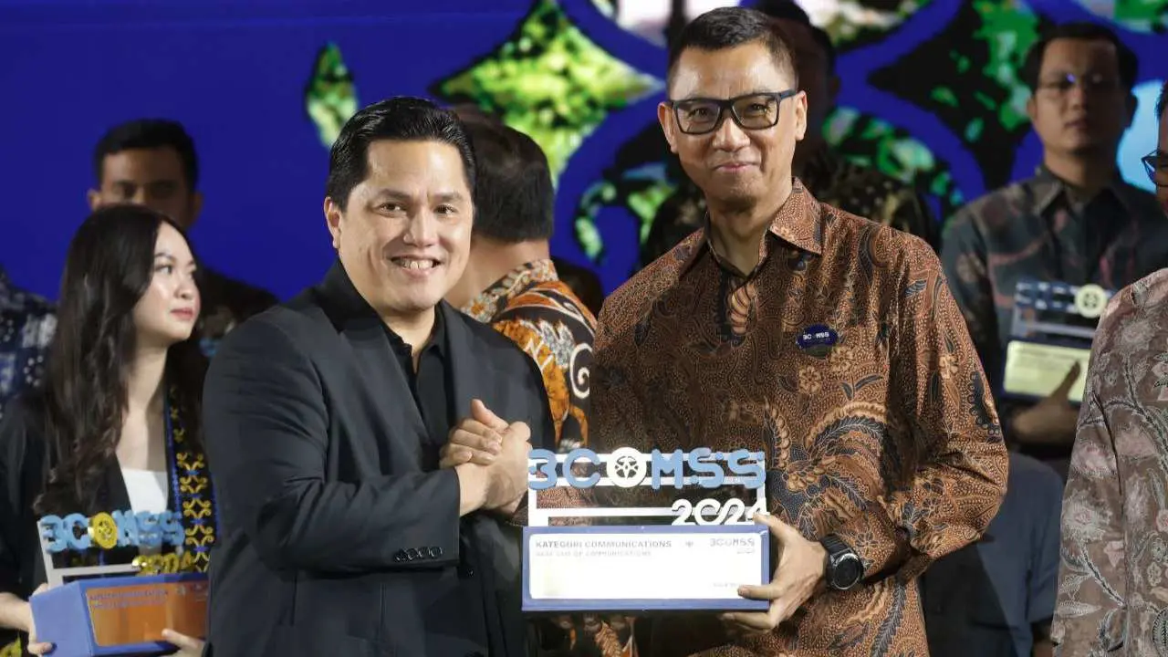 Dirut PLN Raih Penghargaan dari Menteri BUMN di Ajang BCOMSS 2024